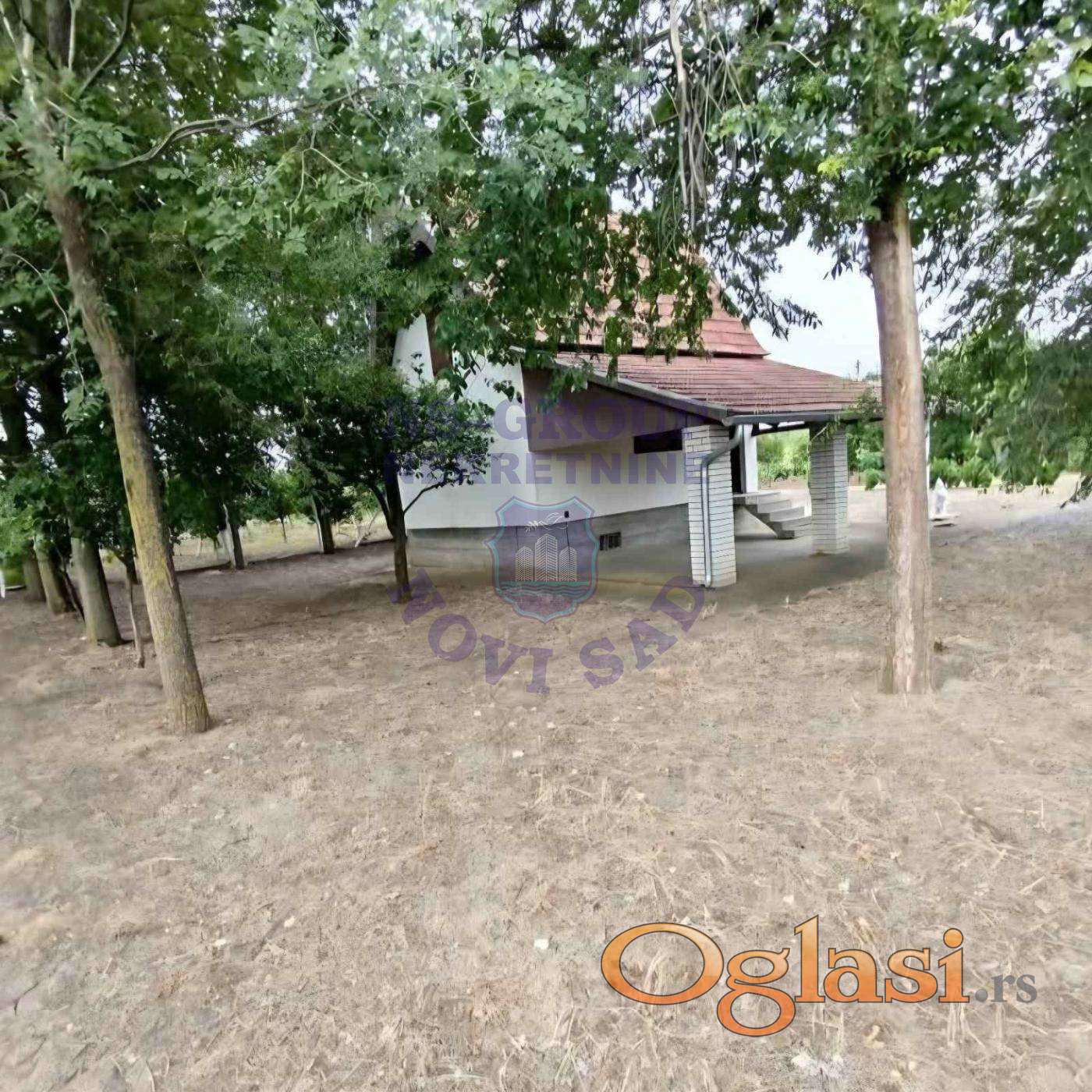 Ulaz u Zrenjanin, 250m2 — photo