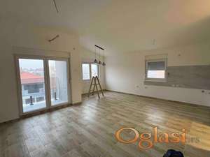 Fantastičan trosoban stan . Ivona 065/4019279