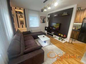 Dvoiposoban stan u novoj zgradi! TOP lokacija!