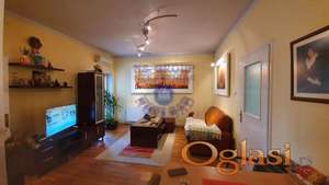 Odličan trosoban stan na TOP lokaciji!