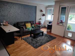 Šifra oglasa: 9102241 – Dvosoban namešten stan 42m², Grbavica, Novi Sad 
