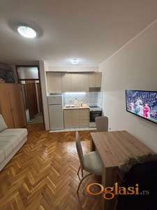 Izdaje se garsonjera – Vuka Karadžića 11