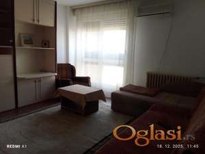 N.Sad Šekspirova jednosoban stan 41m2 HITNO!