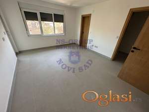 Trosoban stan u centru Kamenice