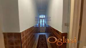 Kuća na prodaju u centru grada!