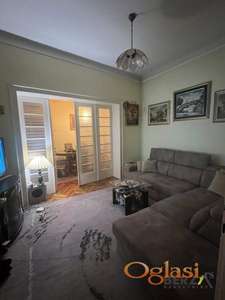 PROSTRAN SALONSKI STAN U PEŠAČKOJ ZONI NOVOG SADA