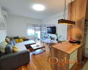 Nameštena, bez ulaganja, prelepo uređena garsonjera na Petrovaradinu!
