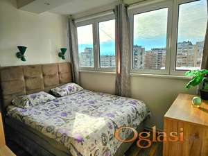 Renovirana garsonjera na Bulevaru oslobođenja, prodaja od vlasnika