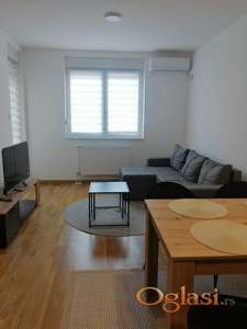 NAMEŠTEN JEDNOIPOSOBAN STAN NA TELEPU 450 EVRA