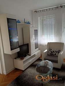 MODERNO OPREMLJEN, JEDNOIPOSOBAN, GRBAVICA