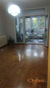 Odličan trosoban stan, centar, Galadska