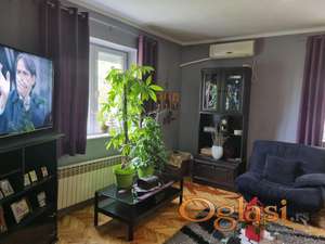 Kuca u Sremskoj Kamenici