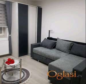 Garsonjera - 30m2-  centar- N.S.