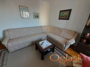 Prodajem ugaonu garnitutu