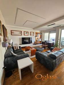 ~~~ Prelep stan sa pogledom na ceo NOVI SAD ~~~