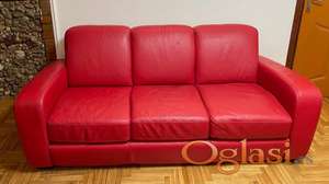 Kozna garnitura. Trosed i dve fotelje.