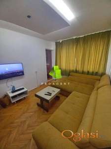 Renoviran dvosoban stan kod Saborne crkve ID#7613