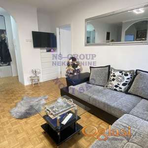 Izdaje se lepo namešten, troiposoban stan od 62m² na Socijalnom, sa direktnim izlazom i ka Bulevaru oslobođenja.