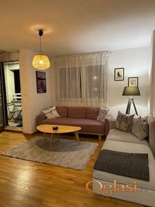 CARA DUŠANA 45m2, NAMEŠTEN 2,O, SA PARKING MESTOM