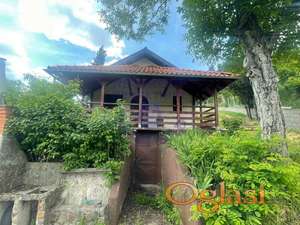 Na prodaju je vikend-kuća u Sremskoj Kamenici