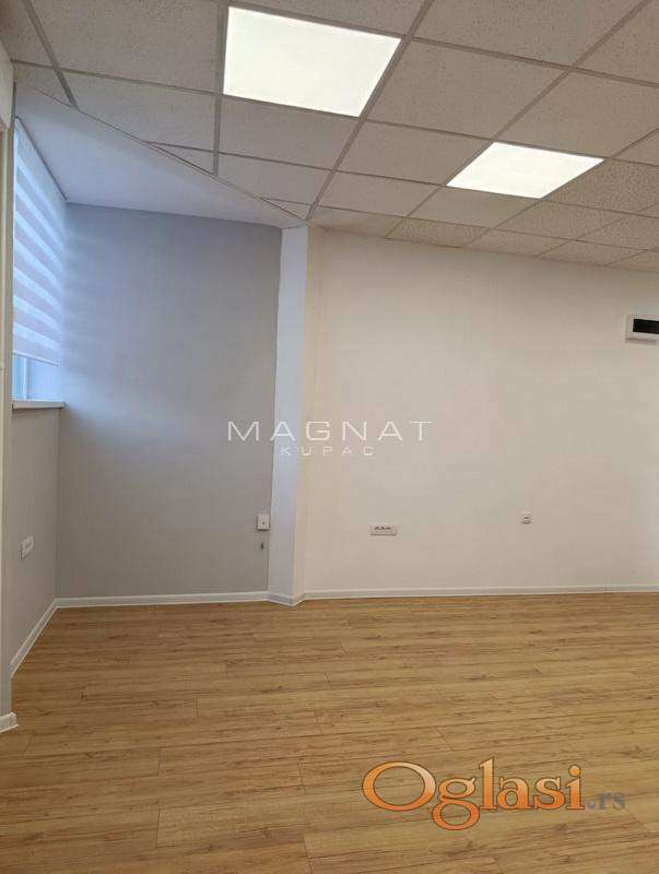 Cerak kod Trgovačke, poslovni prostor 25m2 — fotografija