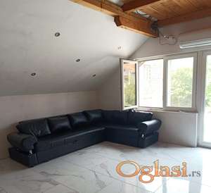 Sjajna spratna kuća nadomak Novog Sada, u centru Kaća.