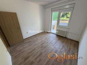 Garsonjera u Sremskoj Kamenici, 21 m², prizemlje