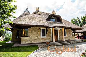Prelepa vikend kuća za izdavanje pored Dunava, dve kuće, 3500 EUR+ agencijska provizija 50%