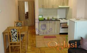 Odlična garsonjera na Novoj Detelinari.