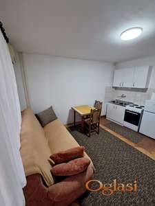 Lepa garsonjera u Braće Ribnikar  300e