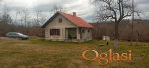 Toponica kod Knića - kuća 76 m2, okućnica 2009 m2, njive 6083 m2 i šuma 1805 m2