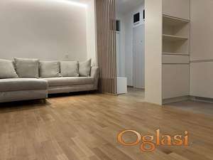 Zemun,Karađorđeva,renoviran,polunamešten stan ID#18857